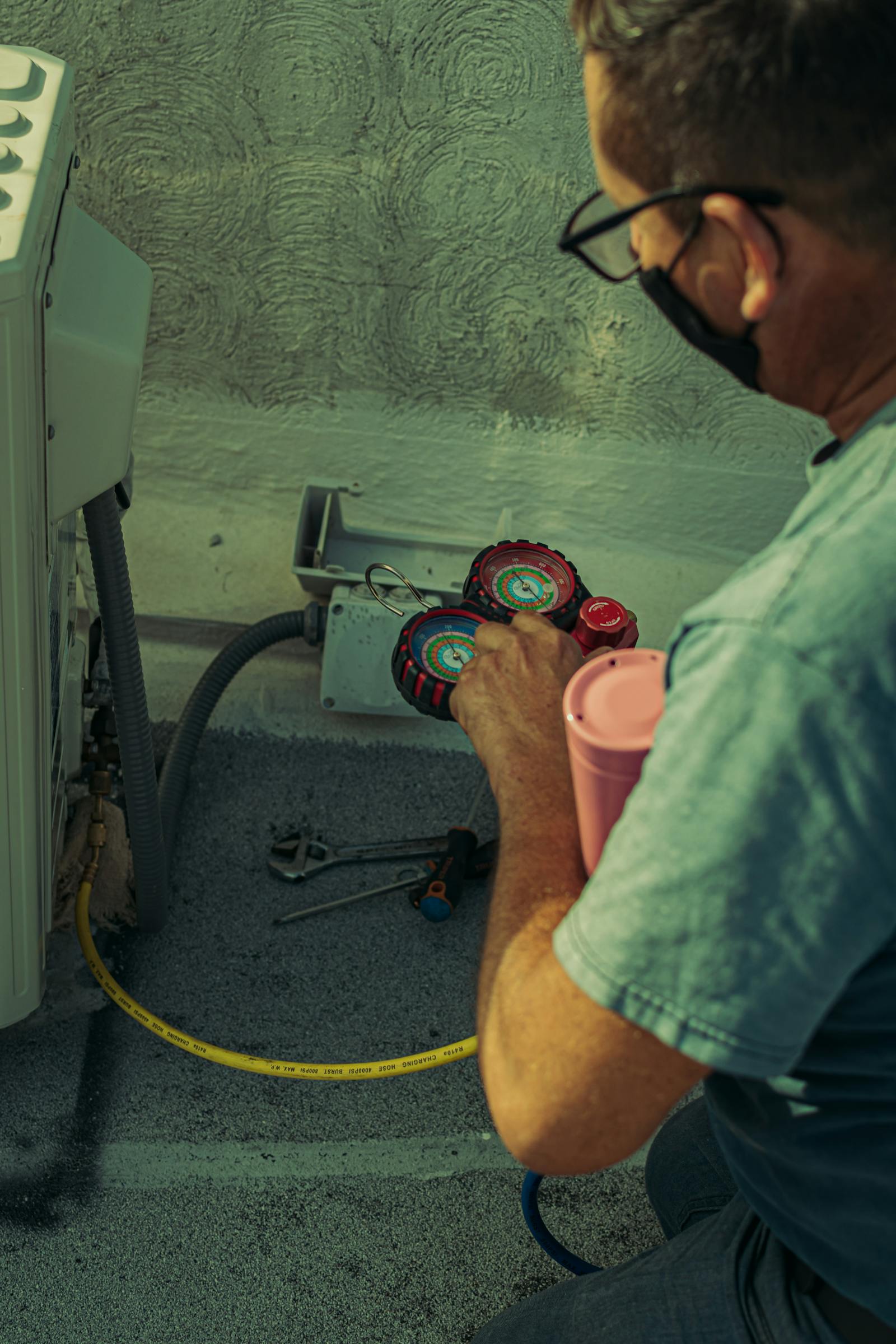 Air conditioning testing and commissioning gauges